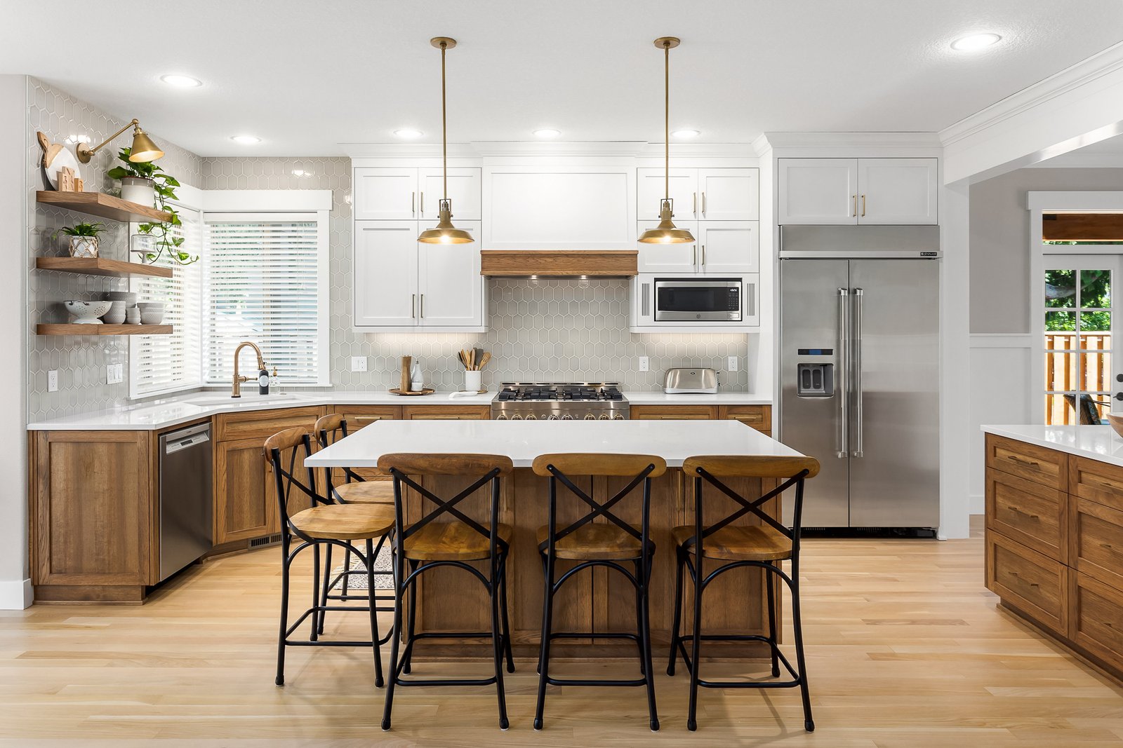 Two tone kitchen cabinets