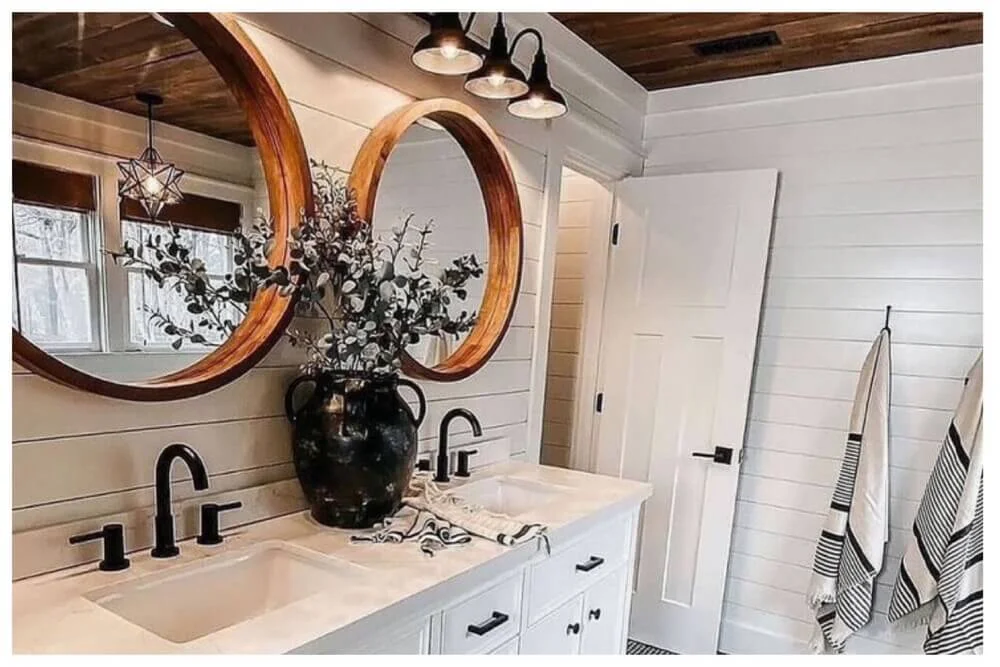 Farmhouse Bathroom